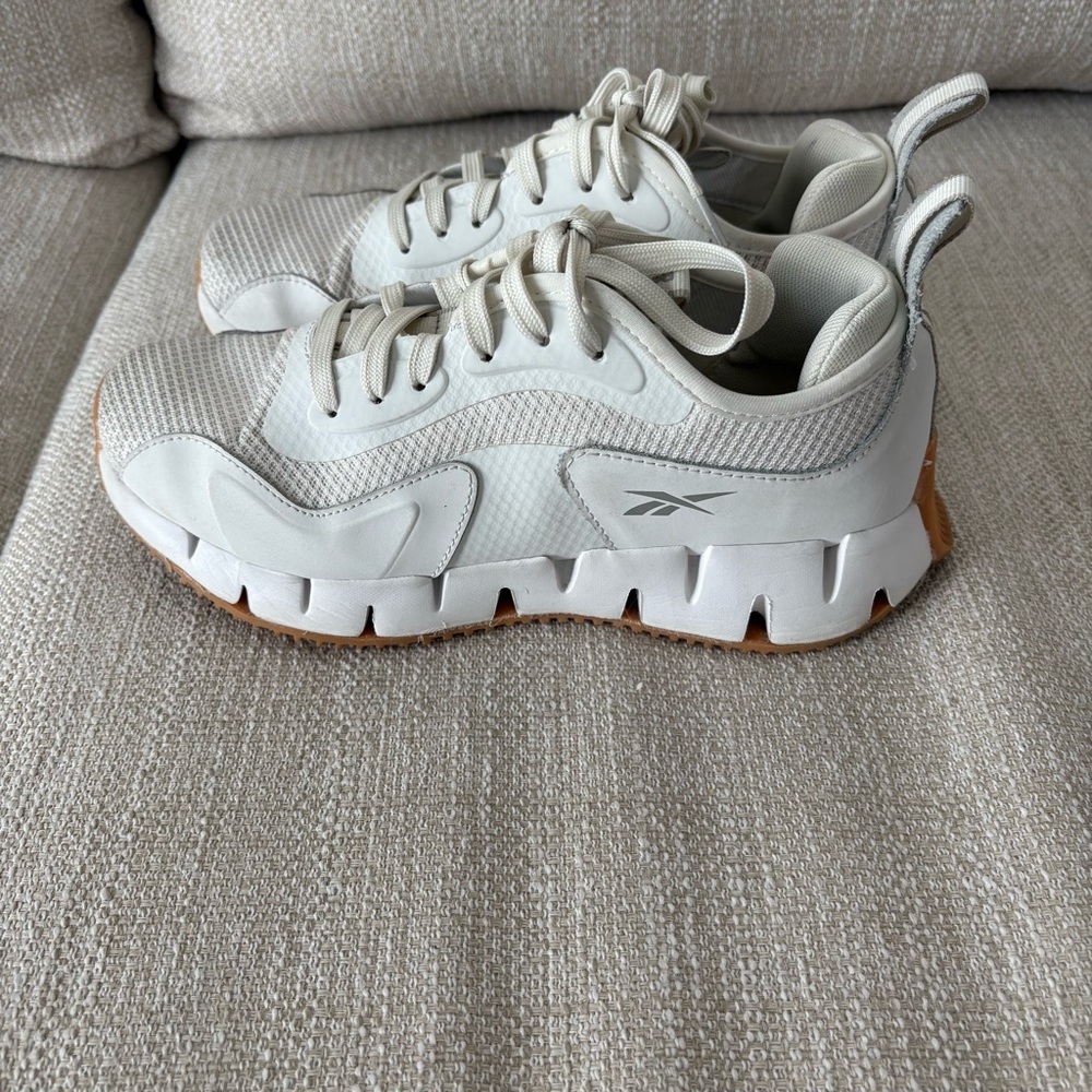 Reebok Women’s Galaxy1 White Zig Zag Sneakers - Size 8.5